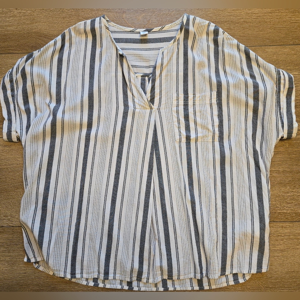 OLD NAVY Striped V-Neck Short Sleeved Blue White Top Blouse Size XL